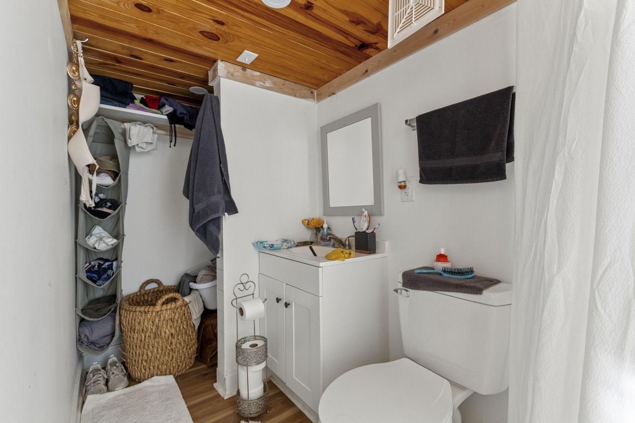 00 Foliage Street Photo 48