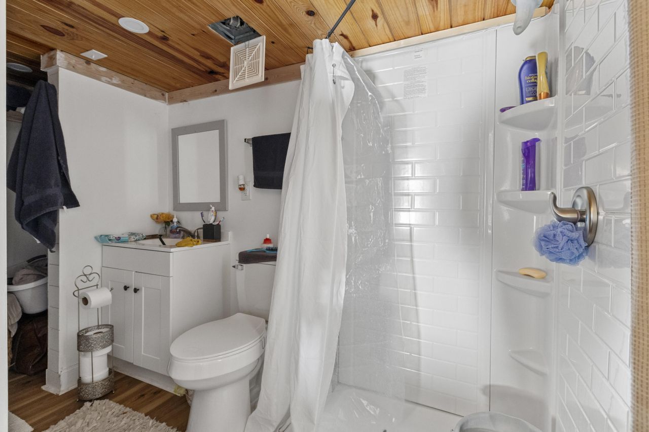 00 Foliage Street Photo 49