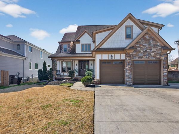 8106 Savannah Bay Drive, Ooltewah, TN 37363