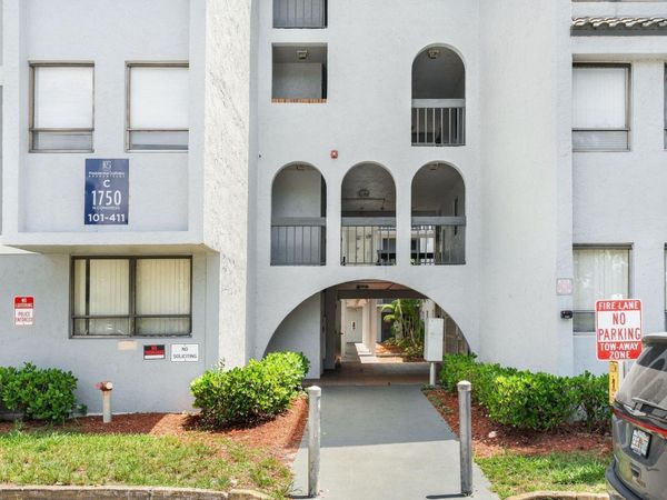 1750 N Congress Avenue, Unit 411, West Palm Beach, FL 33401