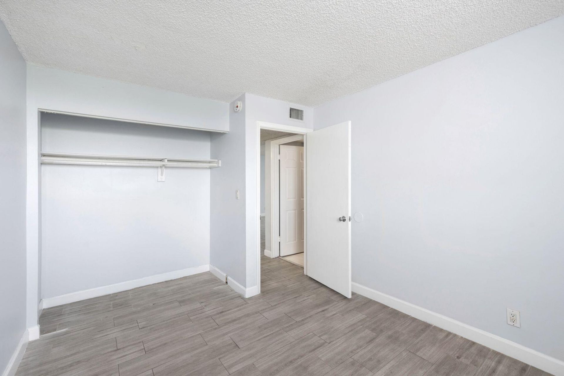 1750 N Congress Avenue, Unit 411, West Palm Beach, FL 33401 Photo