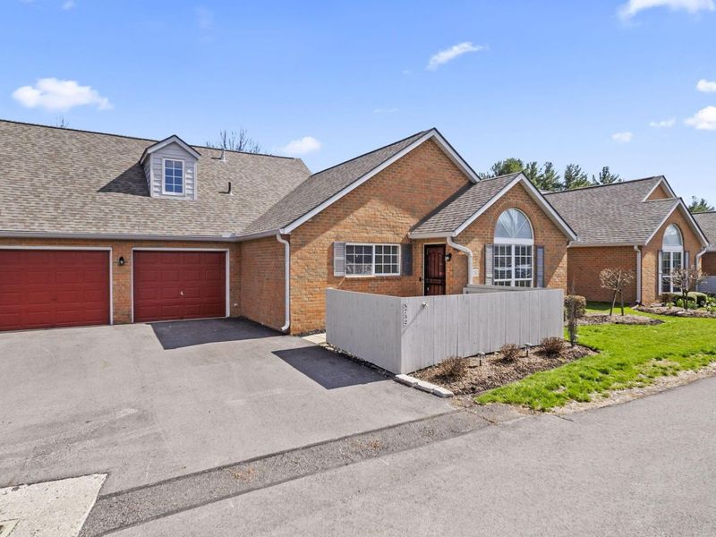 5732 Black Walnut Drive, Columbus, OH 43230 Photo 2