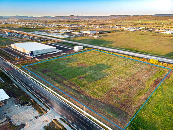 4676 Industry Drive, Medford, OR 97502