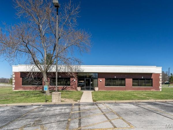 100 N Research Drive , Edwardsville, IL 62025