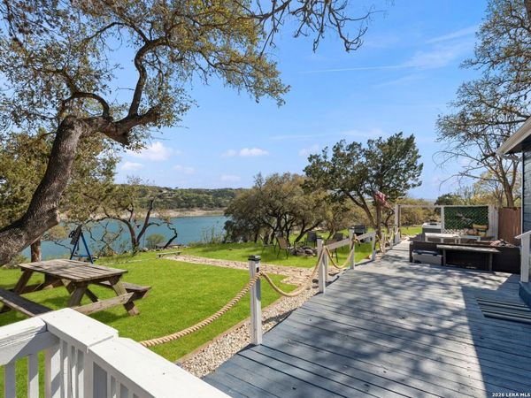 528 Rimrock Pass, Canyon Lake, TX 78133