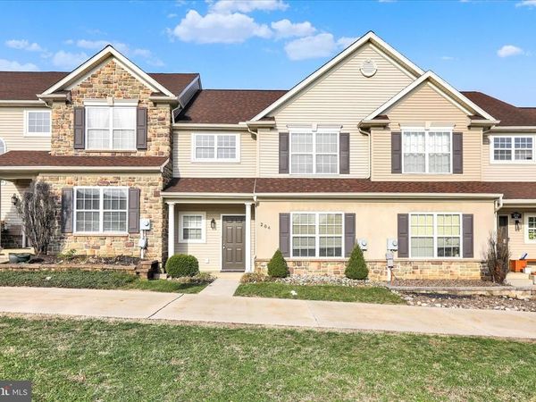 204 SILK DRIVE, WEST READING, PA 19611