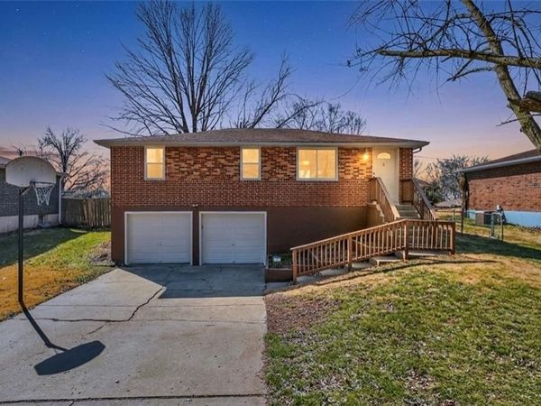 5909 NE 45th Terrace, Kansas City, MO 64117