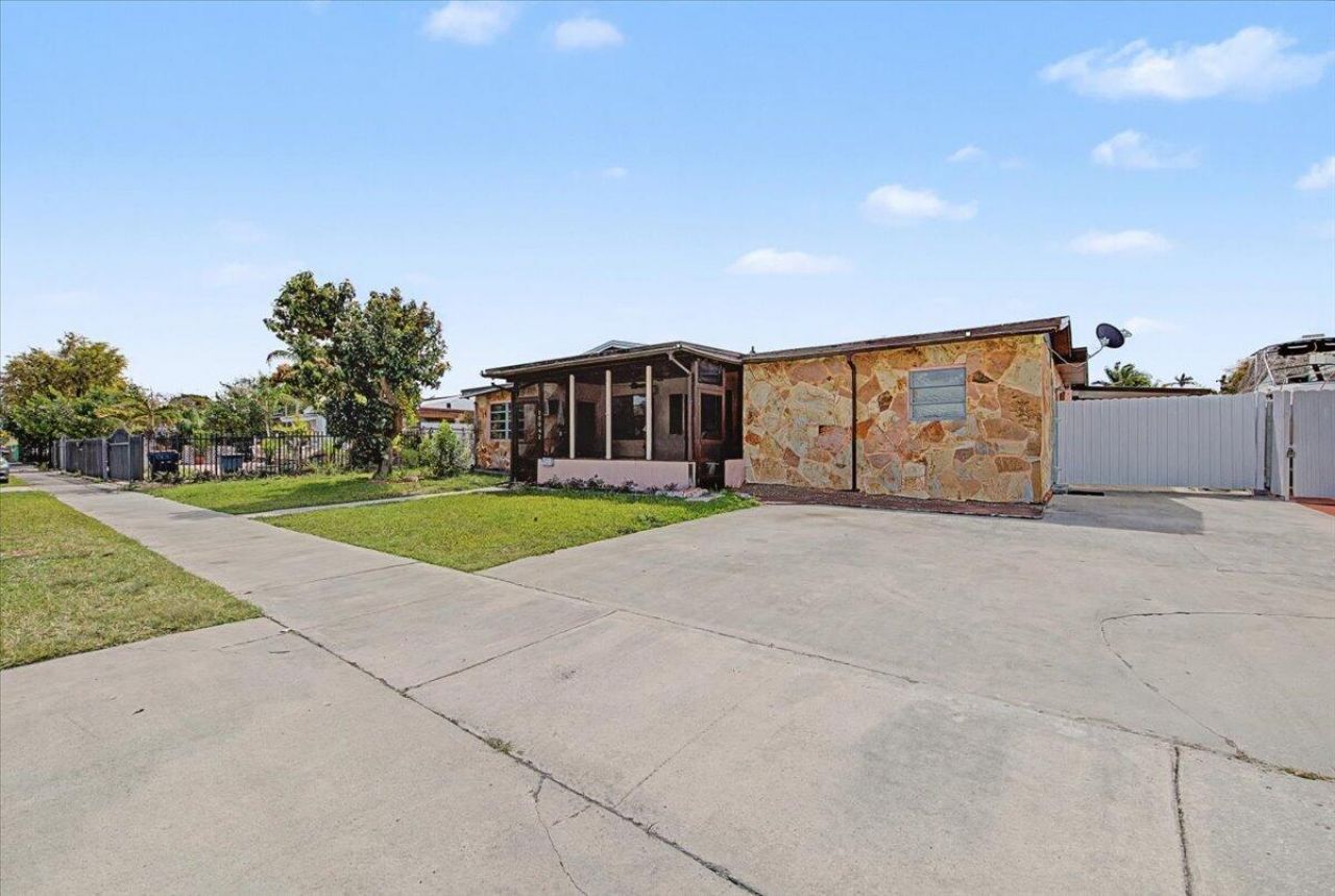 15042 SW 297th Terrace, Homestead, FL 33033 Photo