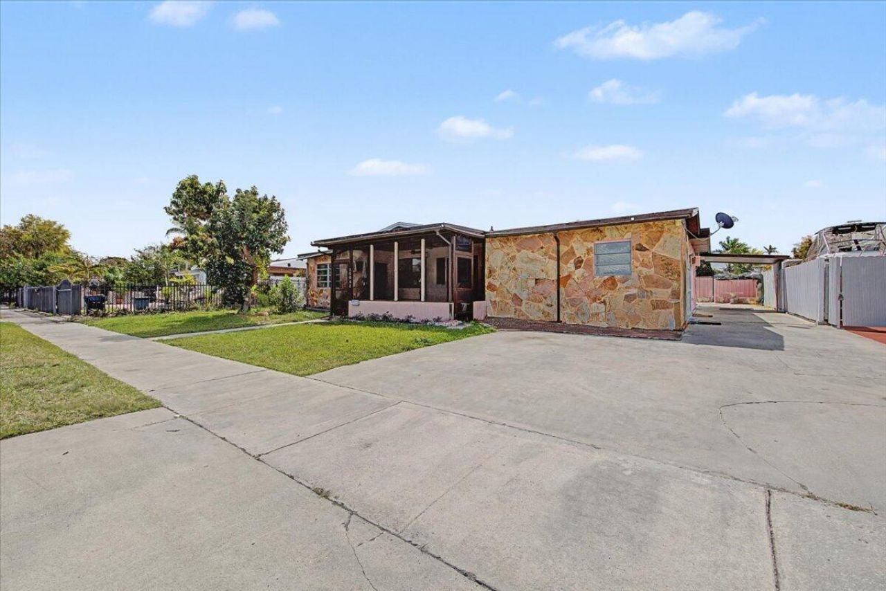 15042 SW 297th Terrace, Homestead, FL 33033 Photo