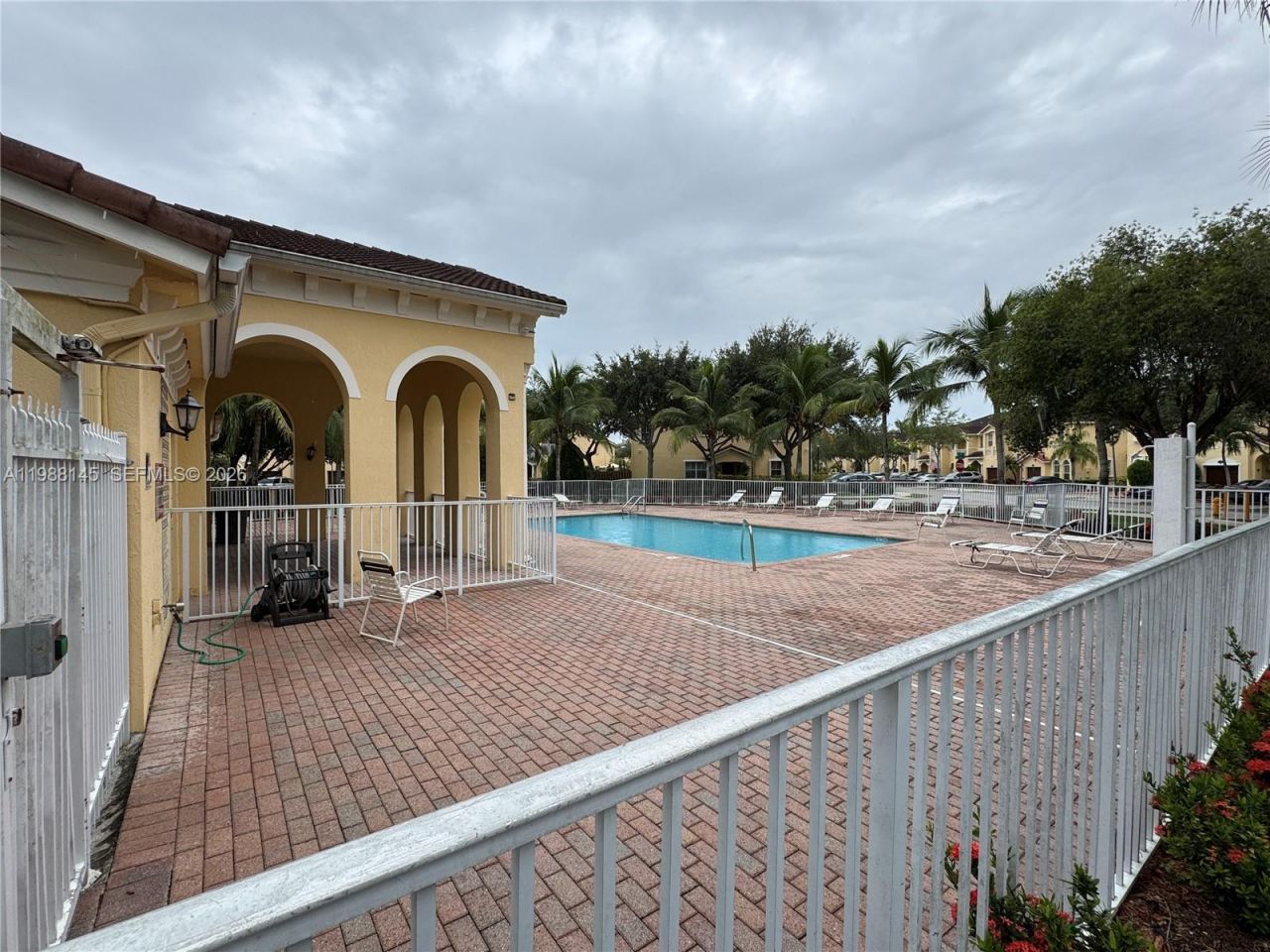 14956 SW 8th Ln , Miami, FL 33194 Photo