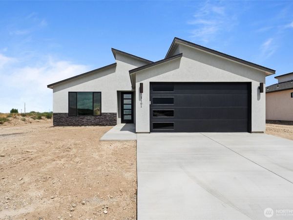 1239 E Mt Hood Street, Othello, WA 99344