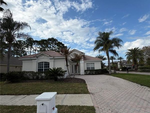 10401 CANARY ISLE DRIVE , TAMPA, FL 33647