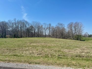 97 Paradise Alley, Russell Springs, KY 42642