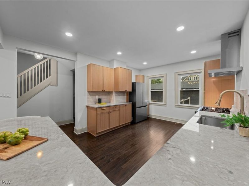 9805 Lake Avenue, Cleveland, OH 44102 Photo 18