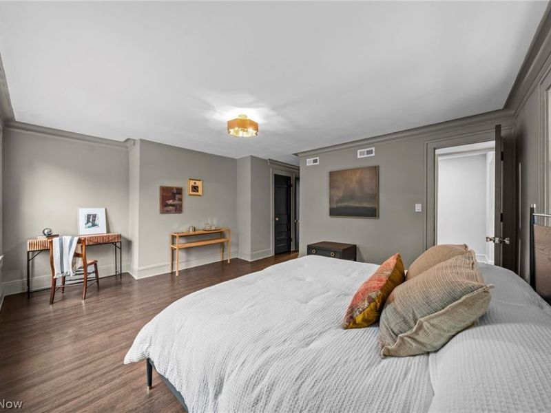 9805 Lake Avenue, Cleveland, OH 44102 Photo 21