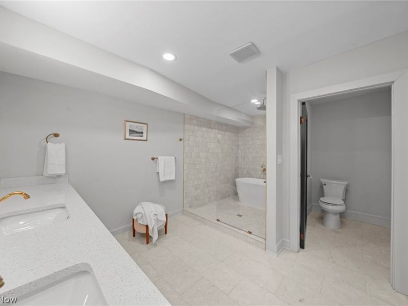 9805 Lake Avenue, Cleveland, OH 44102 Photo 22