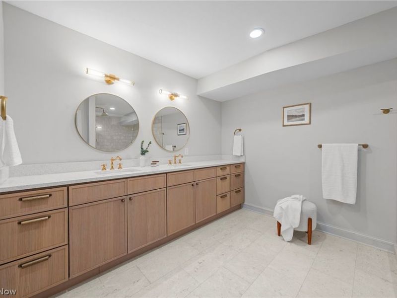 9805 Lake Avenue, Cleveland, OH 44102 Photo 24