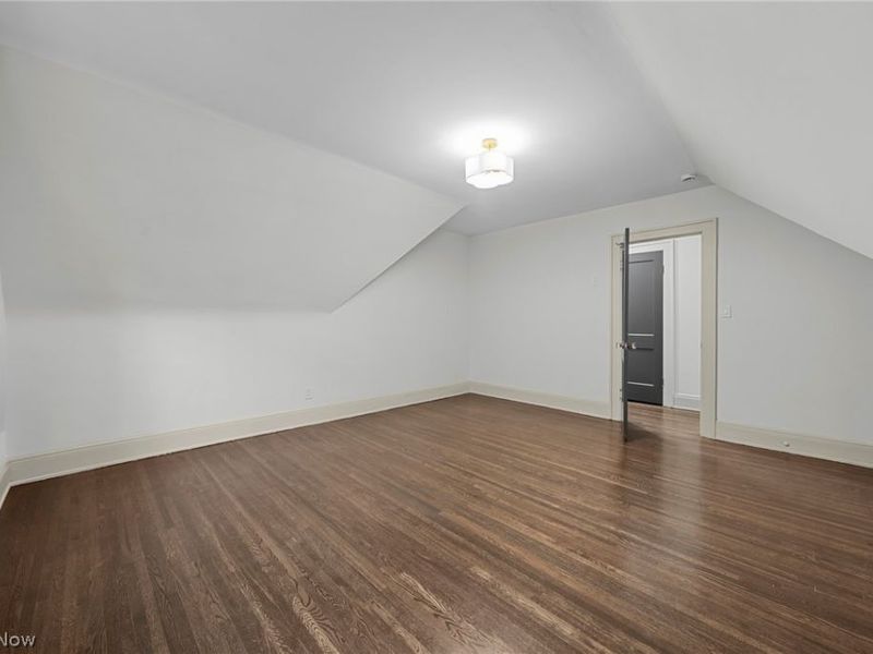 9805 Lake Avenue, Cleveland, OH 44102 Photo 30