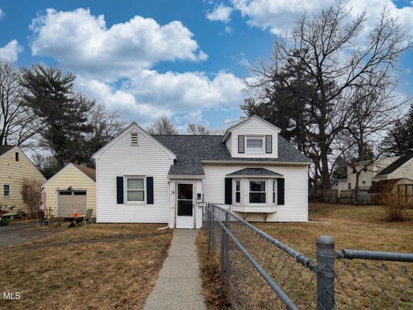 16 Lake Road, Albany, NY 12205