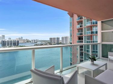 3370 HIDDEN BAY DR, Unit 2210, Aventura, FL 33180