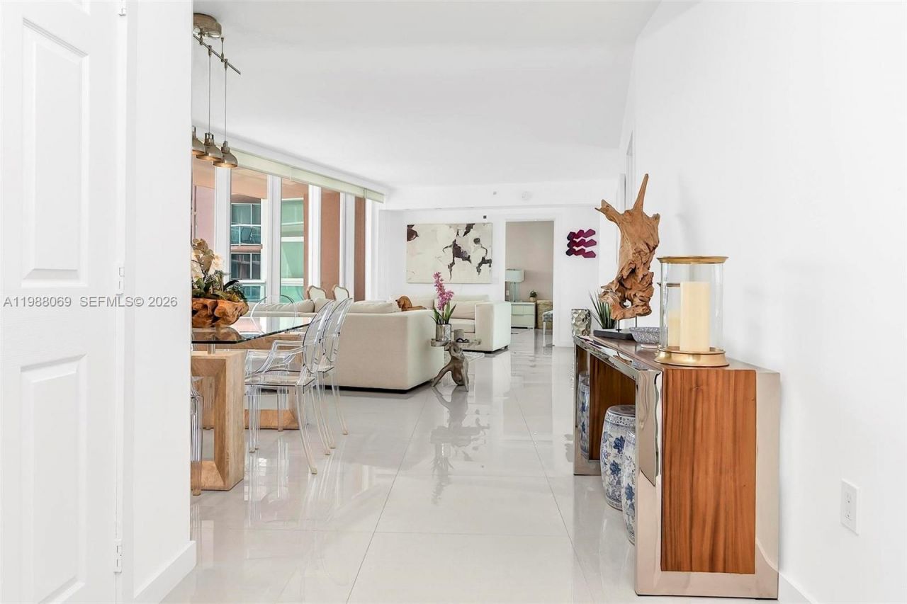 3370 Hidden Bay Dr, Unit 2210, Aventura, FL 33180 Photo