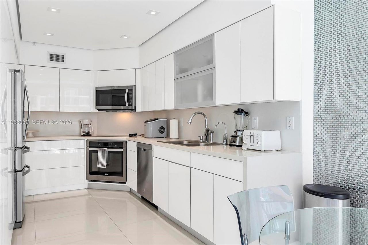 3370 Hidden Bay Dr, Unit 2210, Aventura, FL 33180 Photo