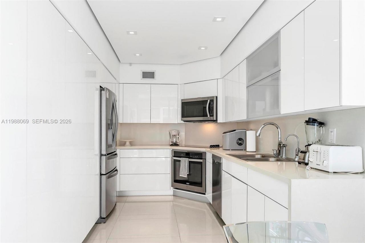 3370 Hidden Bay Dr, Unit 2210, Aventura, FL 33180 Photo