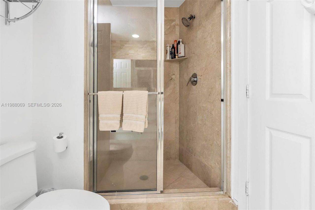 3370 Hidden Bay Dr, Unit 2210, Aventura, FL 33180 Photo