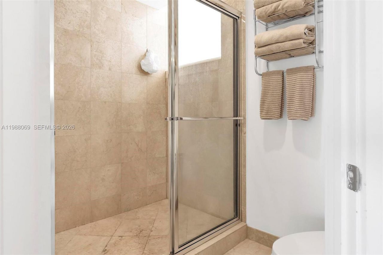 3370 Hidden Bay Dr, Unit 2210, Aventura, FL 33180 Photo