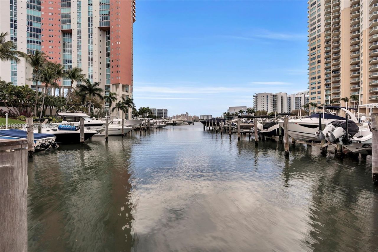 3370 Hidden Bay Dr, Unit 2210, Aventura, FL 33180 Photo