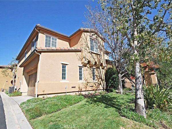 25381 Playa Serena, Valencia, CA 91381