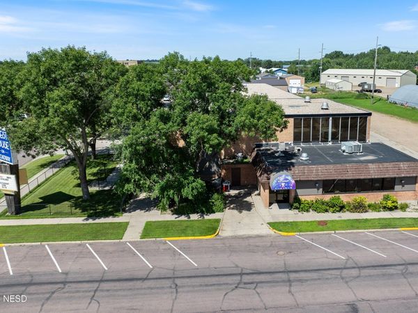 101 N BROADWAY STREET, Watertown, SD 57201