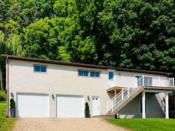 903 Stone Street, Bellevue, IA 52031
