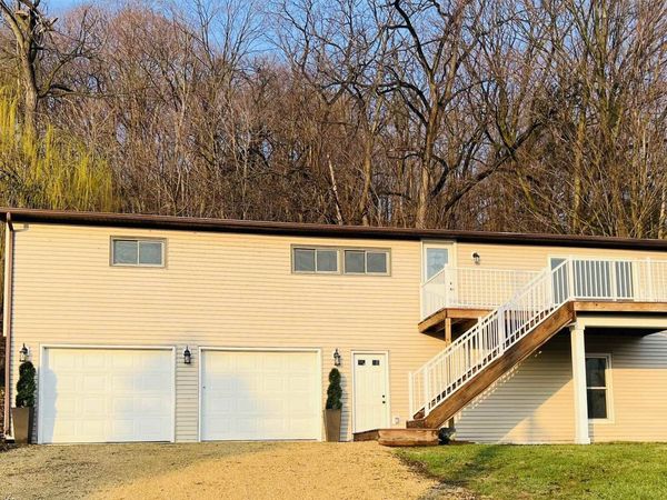 903 Stone Street, Bellevue, IA 52031