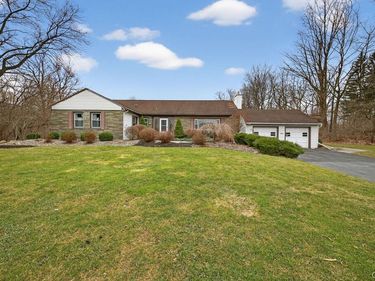 3602 Howlett Hill Road, Camillus, NY 13031