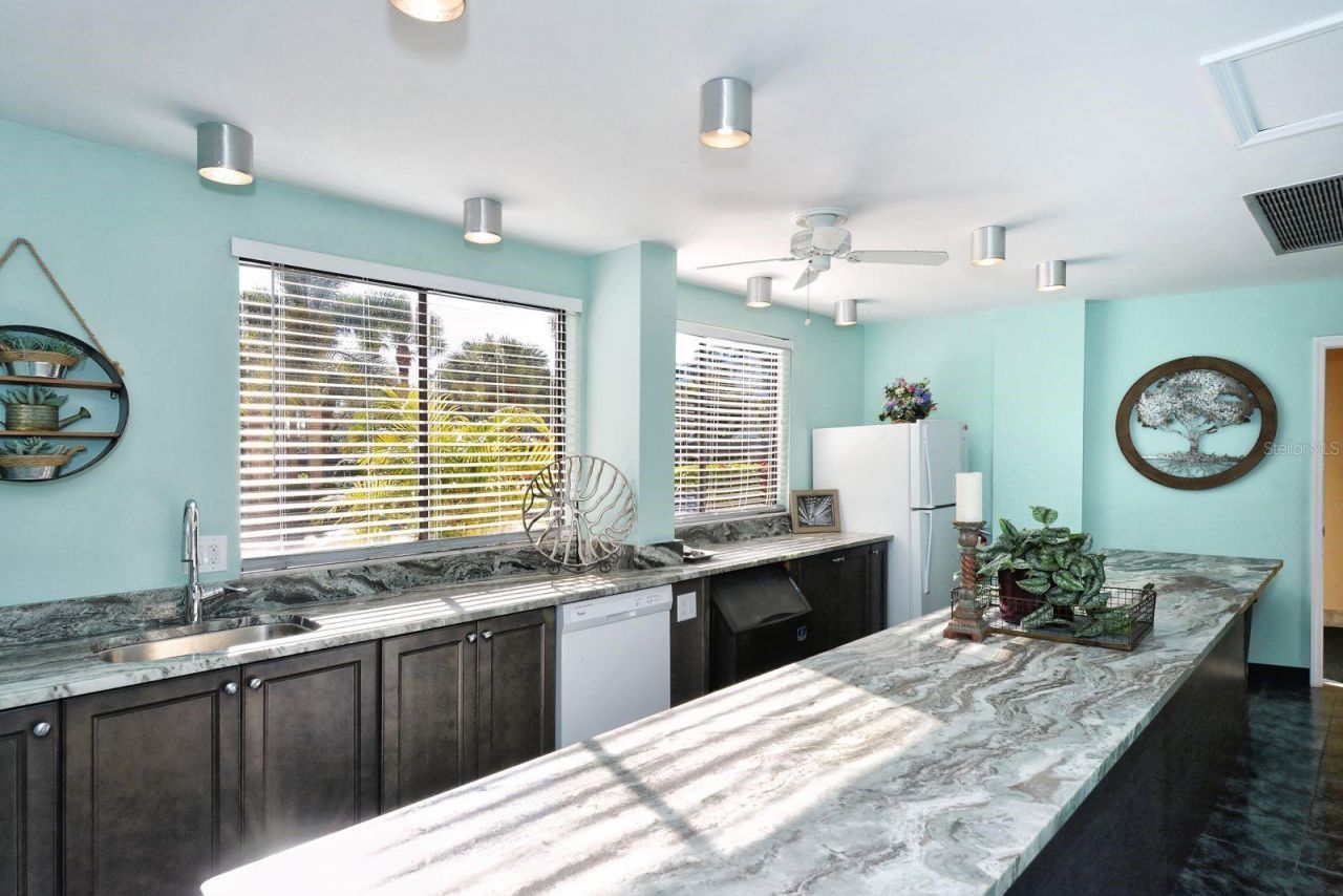 5855 Midnight Pass Road, Unit 404, Sarasota, FL 34242 Photo