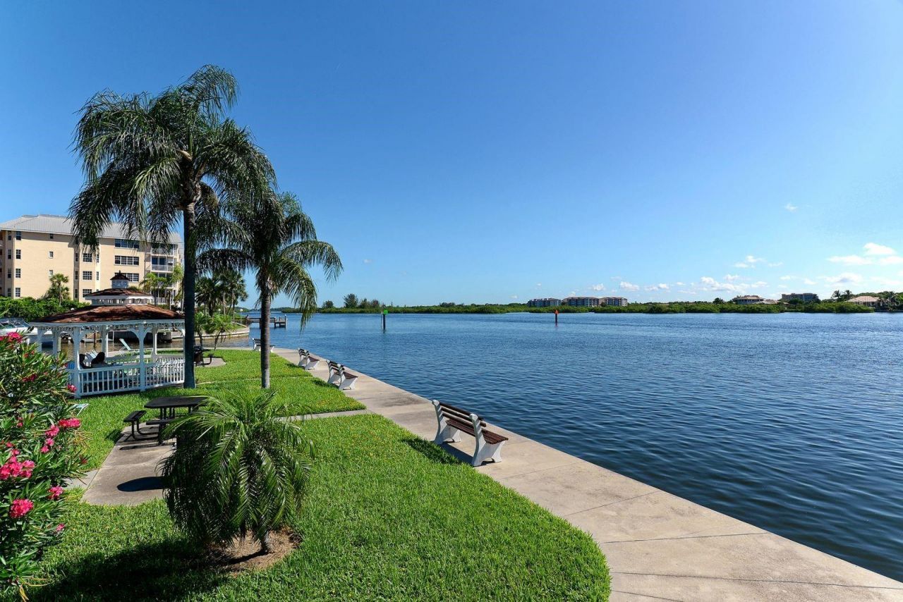 5855 Midnight Pass Road, Unit 404, Sarasota, FL 34242 Photo