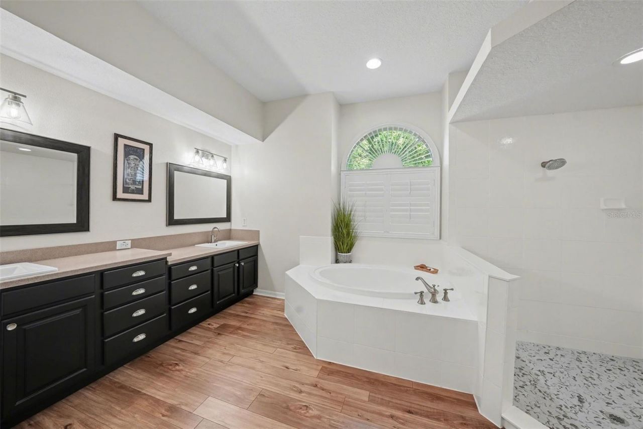1310 Oxbridge Drive, Lutz, FL 33549 Photo