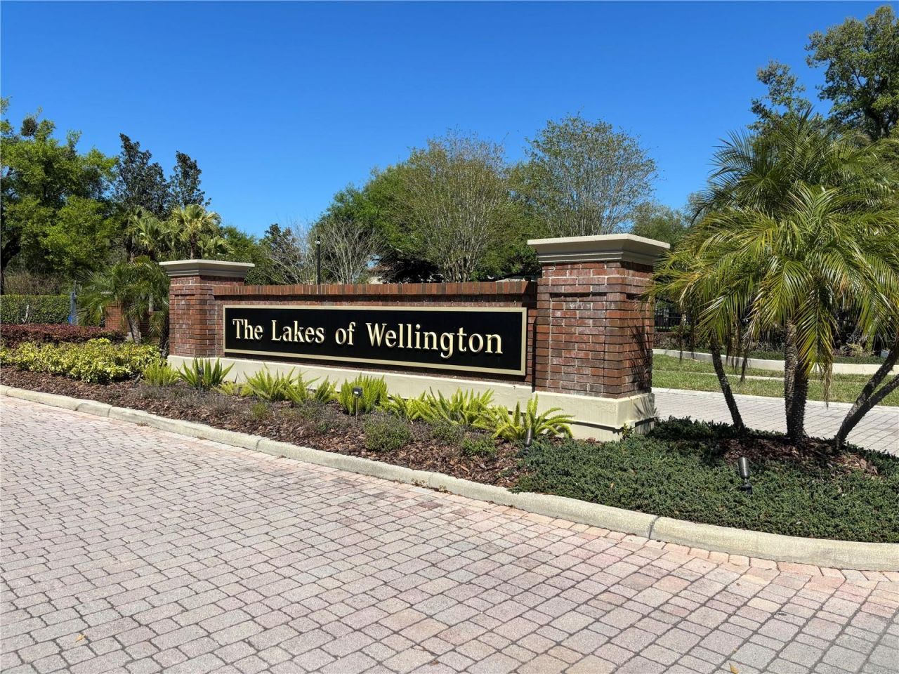 1310 Oxbridge Drive, Lutz, FL 33549 Photo