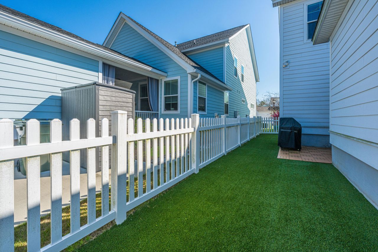 1073 Oak Bluff Avenue Photo 15