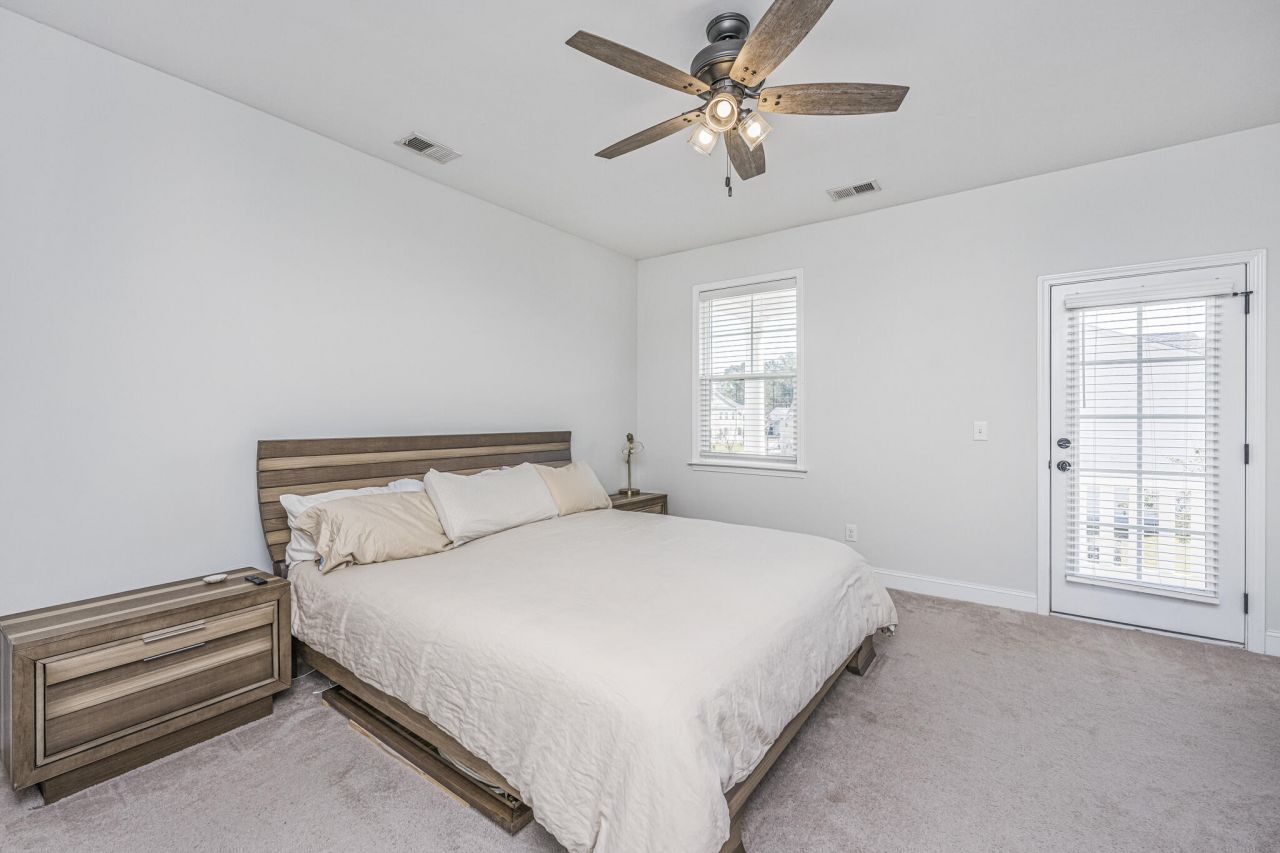 1073 Oak Bluff Avenue Photo 16