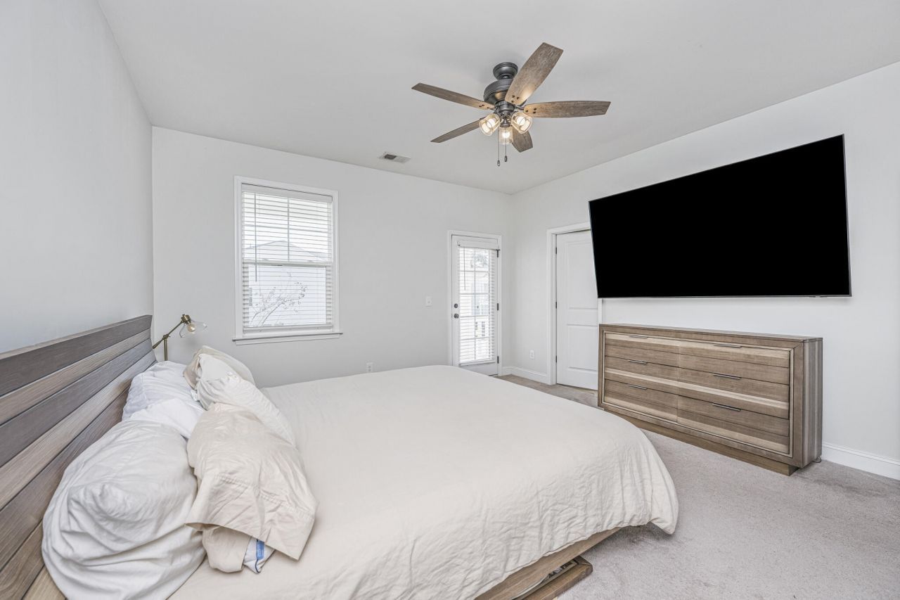 1073 Oak Bluff Avenue Photo 17