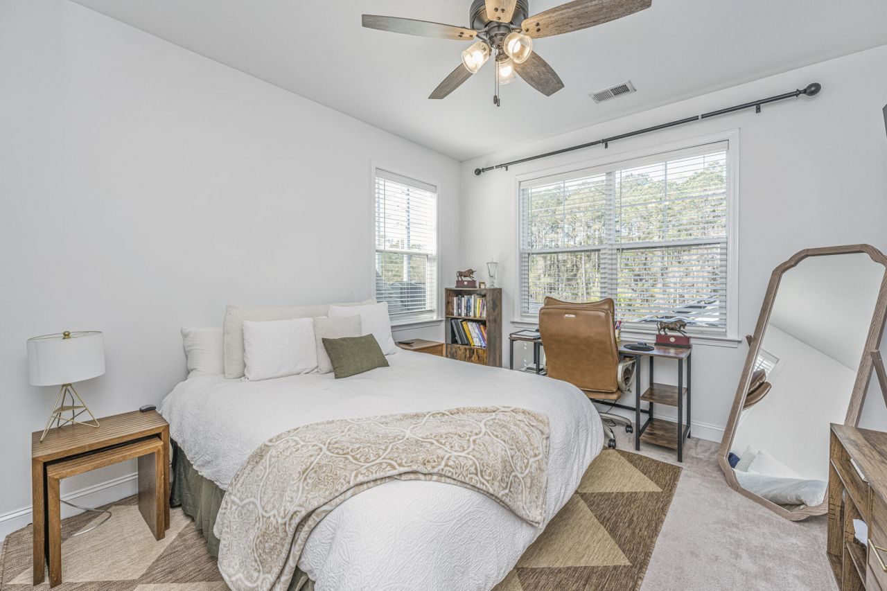 1073 Oak Bluff Avenue Photo 23