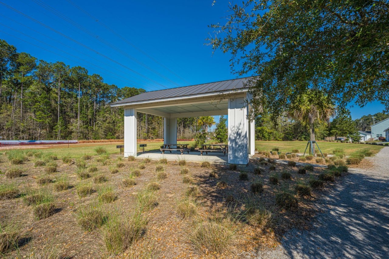 1073 Oak Bluff Avenue Photo 31