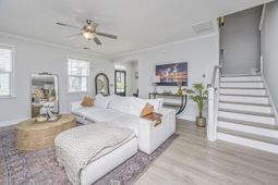 1073 Oak Bluff Avenue photo 4