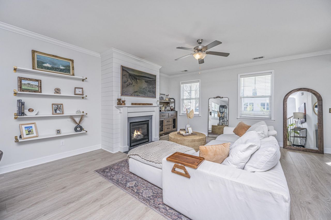 1073 Oak Bluff Avenue Photo 6