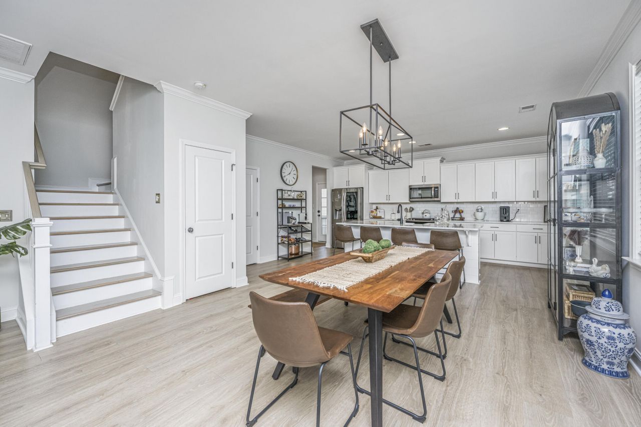 1073 Oak Bluff Avenue Photo 8