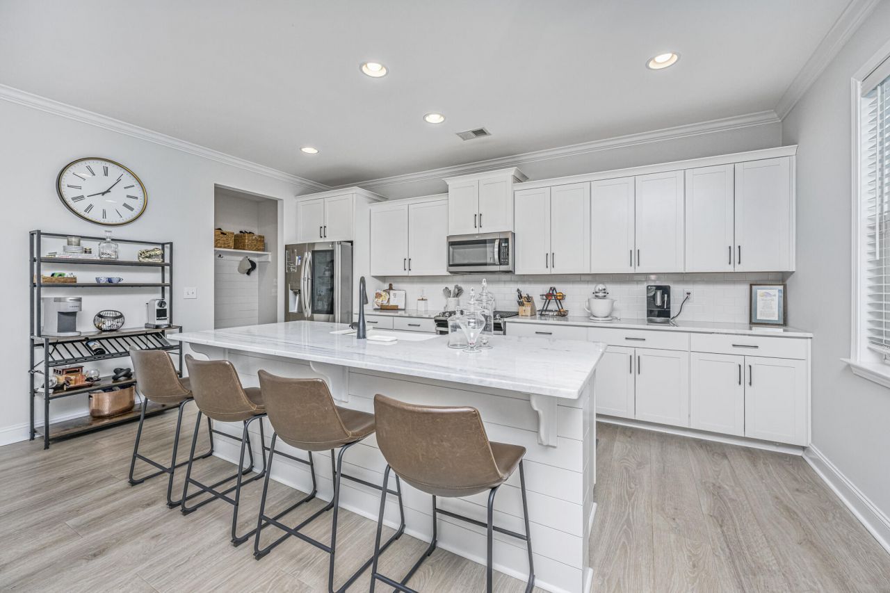 1073 Oak Bluff Avenue Photo 9