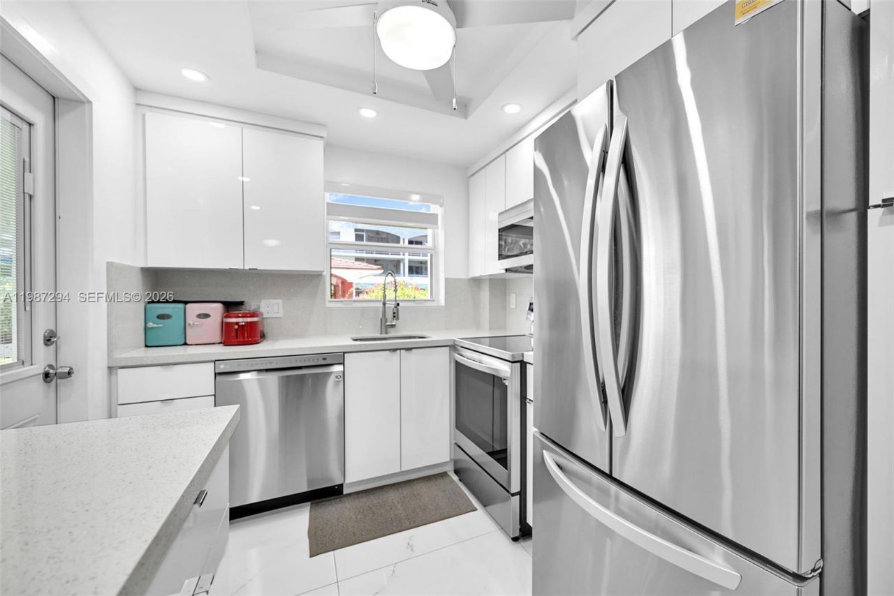 580 Egret Dr, Unit 122, Hallandale Beach, FL 33009 Photo