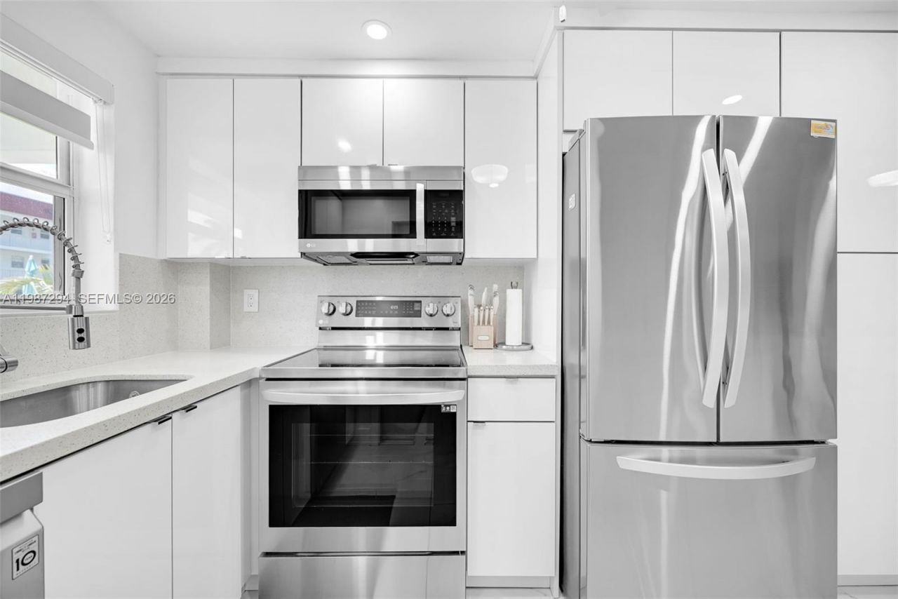 580 Egret Dr, Unit 122, Hallandale Beach, FL 33009 Photo